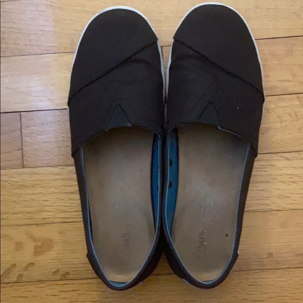 🌟3/$15 Toms Black Canvas Shoe